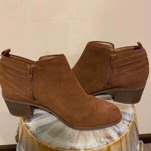 Sonoma Brown Ankle Boots